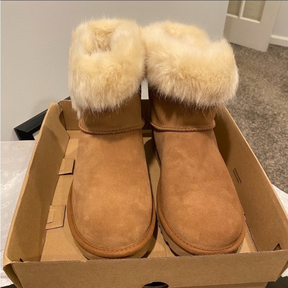 Chestnut Cathie Uggs with fur